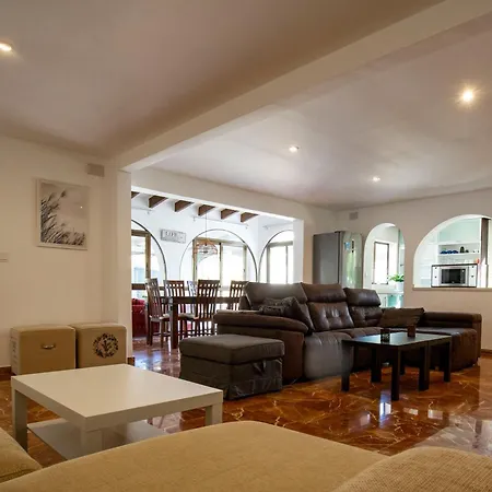 Beautiful Open 3 Bed