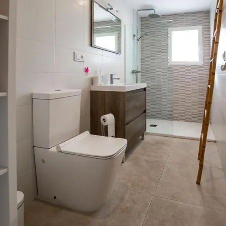 Apartment Beautiful Open 3 Bed