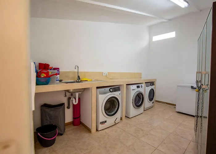 Beautiful Open 3 Bed Apartment El Albir