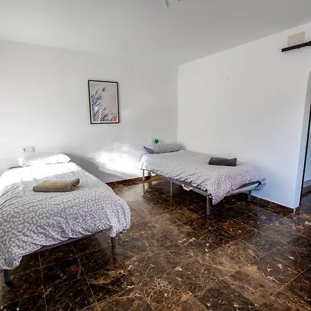 Beautiful Open 3 Bed شقة البير