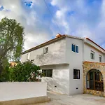 Beautiful Open 3 Bed Альбир