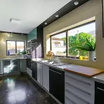 Апартаменты Beautiful Open 3 Bed Альбир