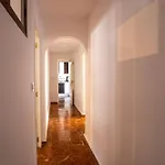 Beautiful Open 3 Bed * Альбир
